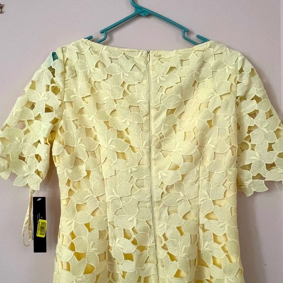 Tahari Arthur S. Levine Yellow Lace Dress Size 4P - Picture 5 of 10